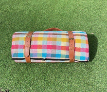 Carica l'immagine nel visualizzatore di Gallery, KIKIRIKIT - Coperta da picnic impermeabile, 1,5 x 2 m, con manico