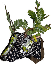 Carica l'immagine nel visualizzatore di Gallery, Lovers Oak