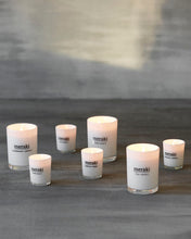 Carica l'immagine nel visualizzatore di Gallery, SCENTED CANDLE - FRESH COTTON