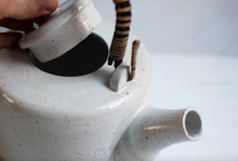 Carica l'immagine nel visualizzatore di Gallery, TEIERA BIANCA - GRES