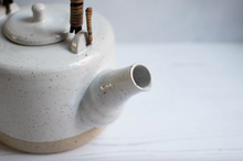 Carica l'immagine nel visualizzatore di Gallery, TEIERA BIANCA - GRES