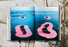 Carica l'immagine nel visualizzatore di Gallery, CHRISTO AND JEANNE-CLAUDE . Updated Edition XXL