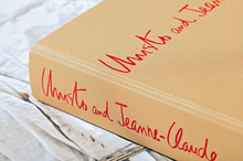 Carica l'immagine nel visualizzatore di Gallery, CHRISTO AND JEANNE-CLAUDE . Updated Edition XXL