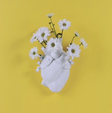 Carica l'immagine nel visualizzatore di Gallery, LOVE IN BLOOM VASO