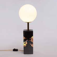 Carica l'immagine nel visualizzatore di Gallery, LAMPADA DA TAVOLO LIPSTICKS